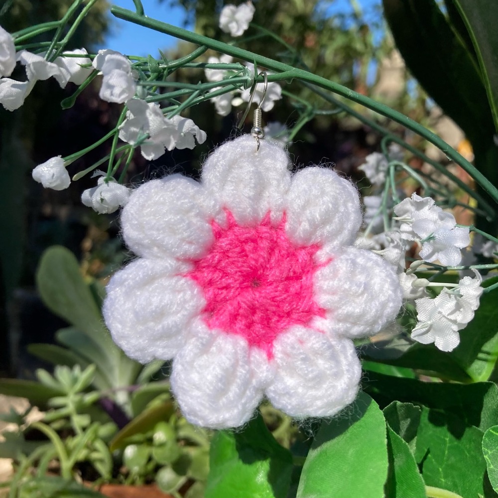 Handmade Crochet White & Hot Pink Daisy Earrings - Picture 3 of 11